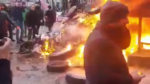 🇧🇪🚜 Brussels: Farmers storm part of the European Union HQ ‼️