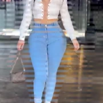 Sporty Luxe: Blue Jean Summer Fitness Vibes