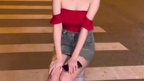 Daily Beauty EP 684 | Sultry Coral red Short Top Bewitching Posing