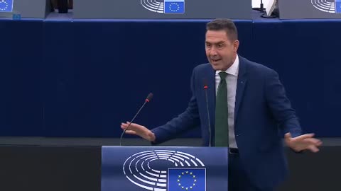 Roberto Vannacci intervento fallimenti UE e la nebbi che dovrà dissolversi 07-10-2025