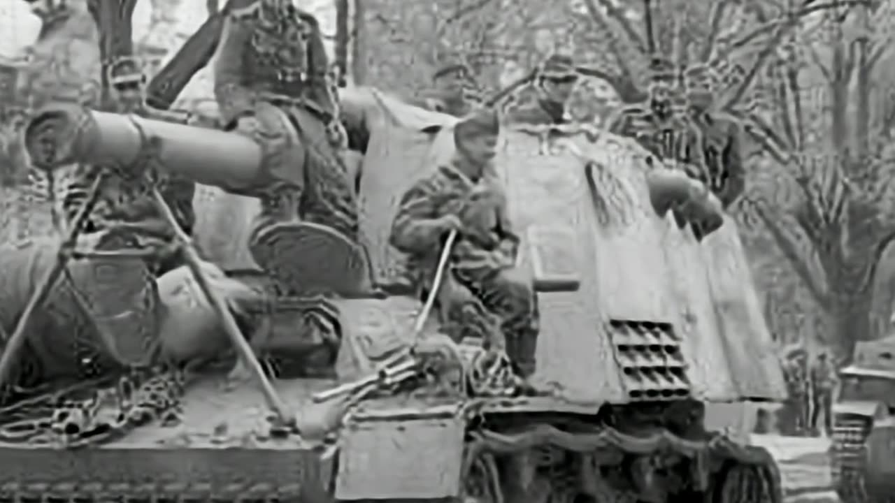 The sound that instilled fear – the hiss of the Hummel self-propelled howitzer WW2 Documentary