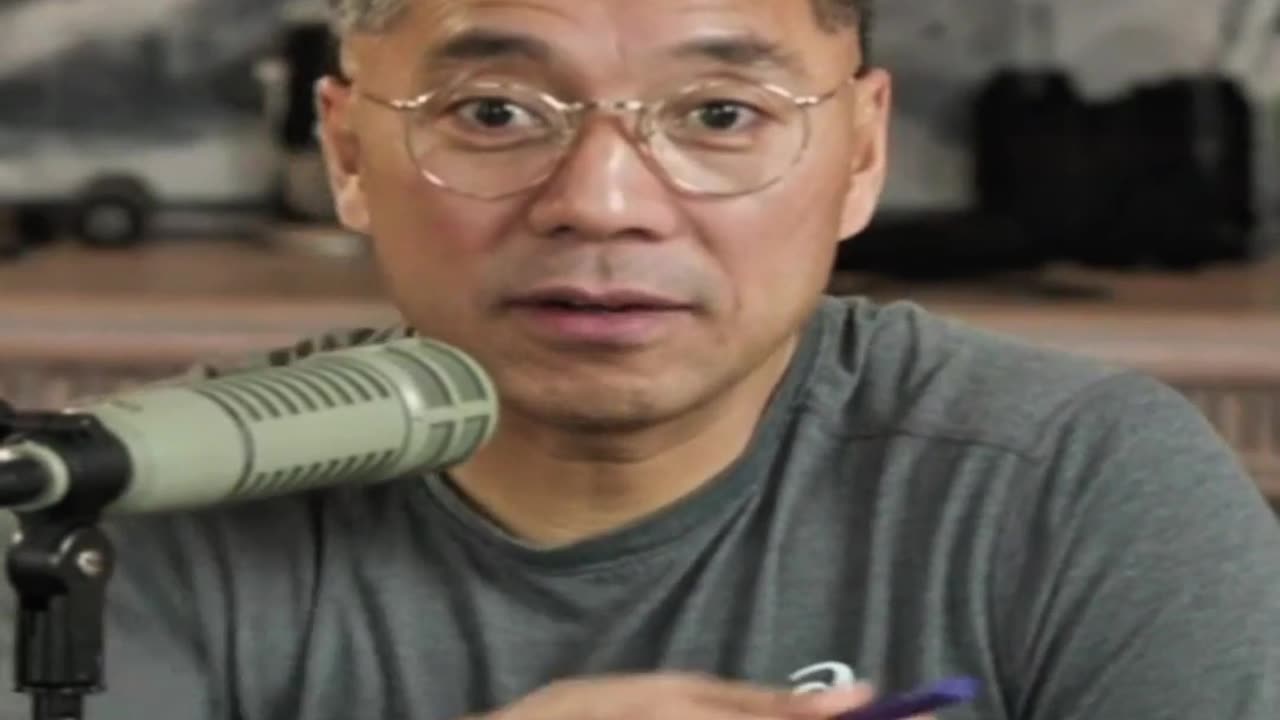 #识别伪类：20201122文贵先生直播¹：想想“俩主儿”就想笑——长岛（ #夏其东）、“老班长”（ #王雪冰）。谁送来的？咋就那么机缘巧合呢？长岛好色，这种人自己都不知道，谁在那戳他。