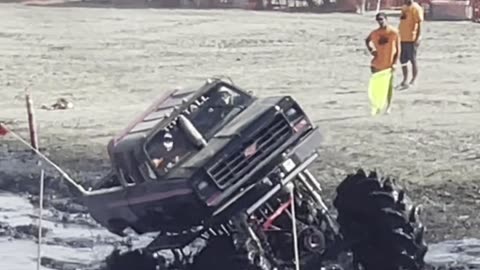 Close Call! $5,000 Bounty Hole! #usa #racing #offroad