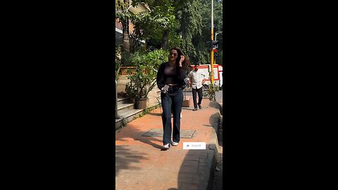 Bollywood Actress Saiee Manjrekar Seen at Andheri Market 🌹🔥❤️