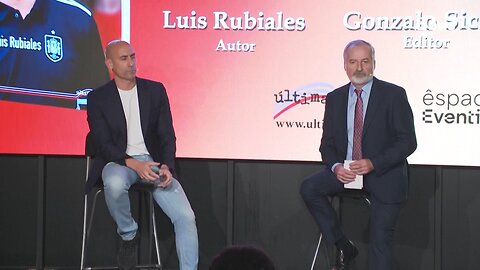 UNSEEN MOMENT: EX Spain FA President Luis Rubiales Attacked with Eggs at Madrid Book Launch | AM1E