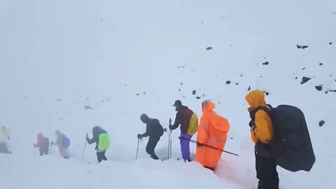Hundreds of hikers stranded on world's tallest mountain