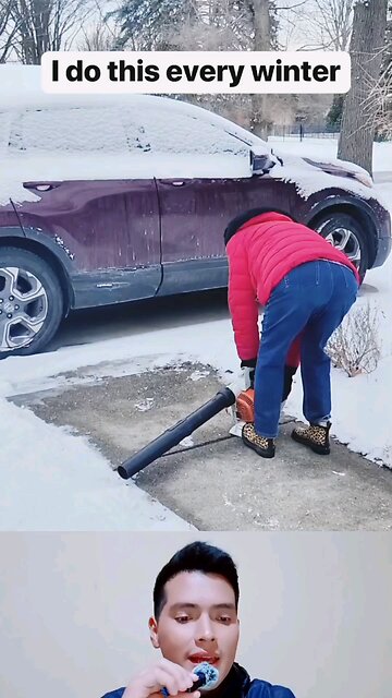 Así quitan la nieve de los autos