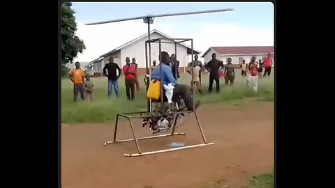 This is a decapitation waiting to happen. Holy cow. 🚁😳