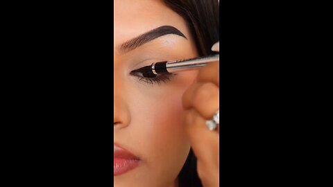 how to apply perfect eye makeup