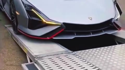 Don't Miss the Epic Lamborghini Unload! 🚘 Enclosed Car Shipping