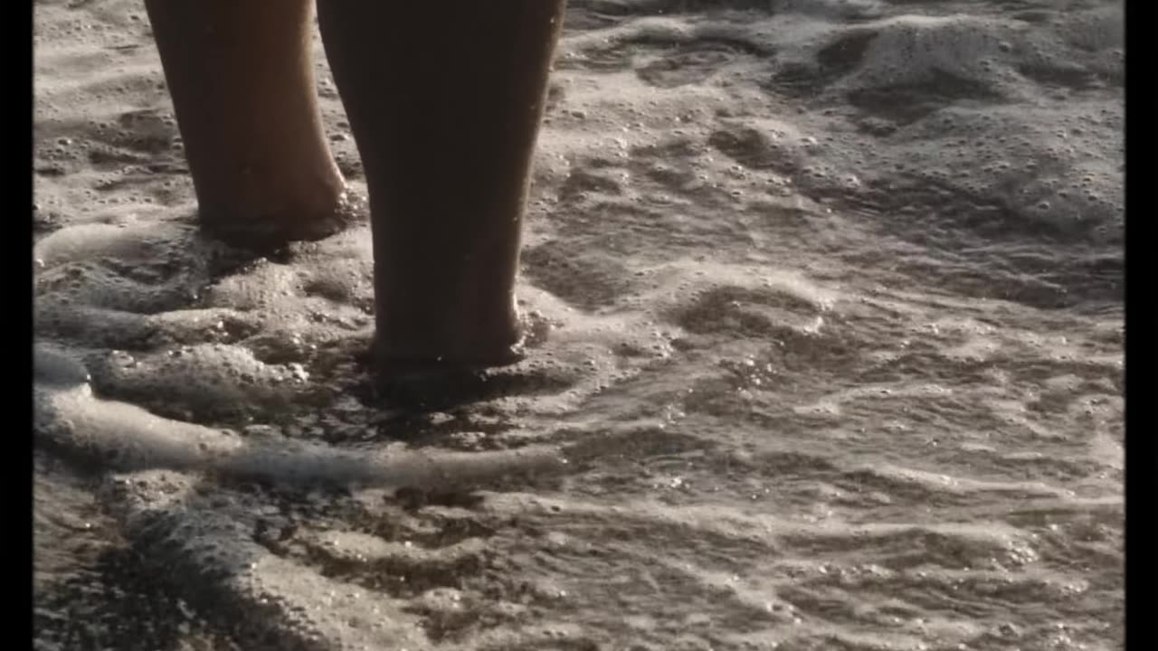 Gigi Perez - Sailor Song (Official Music Video)