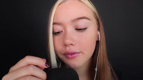 ASMR_ MIC SCRATCHING INAUDIBLE WHISPERS WITH MOUTH SOUNDS