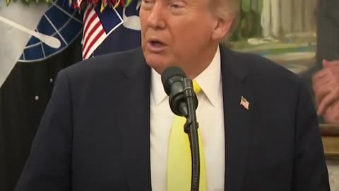 Preguntan a Trump si la CIA "tiene autoridad para sacar a Maduro" y así responde