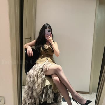 Daily Beauty EP 213 | Elegant Gauzy Legwear Lively Model Pose