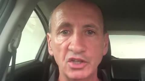 British ex-cop has a message for Keir Starmer: "We [are] not going to comply with your digital ID."