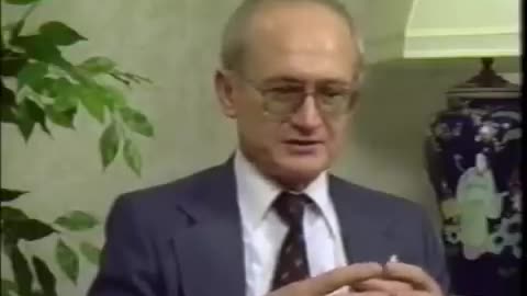 Yuri Bezmenov: The Four Stages of Idealogical Subversion (1984)