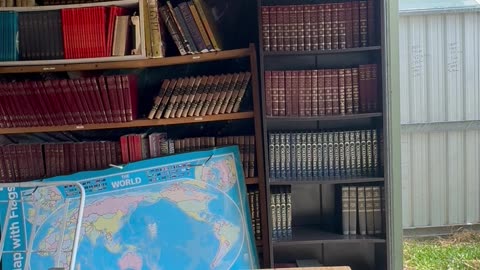 These stones obviously display a Human type grip.