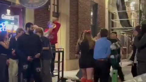 Lincsjelenet egy jelmez miatt