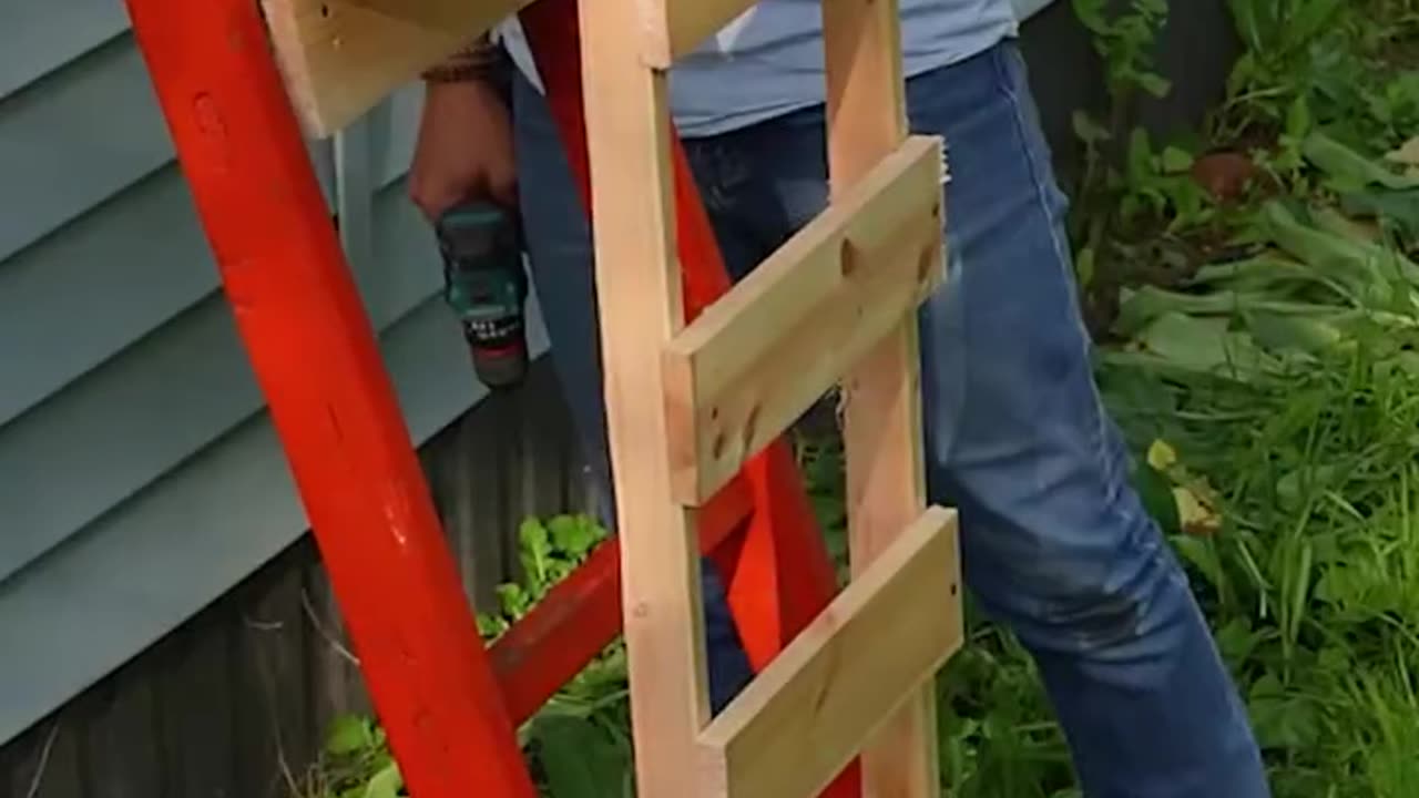 From ladder to scaffolding in seconds ☀️🔨