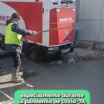 Este robot de reparto es una estrella en China gracias a su gran determinación