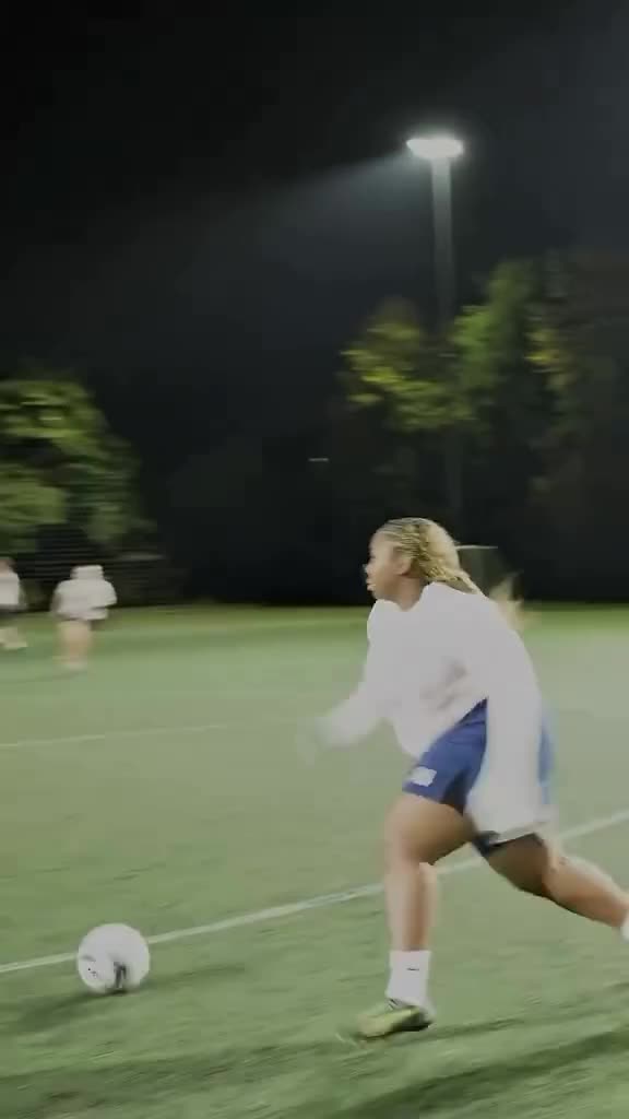 Awww! She Knows exactly what she’s doing with this ball…🥰