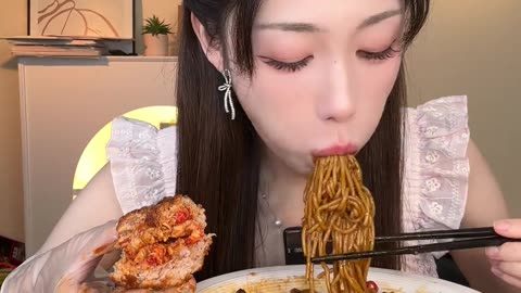 吃过999次的茄子面和战斧五花肉， 还想再吃亿遍！#妈呀太香了 #吃货日常 #抖音美食推荐官