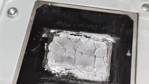 PS5 Liquid Metal Mixed With White Thermal Compound?