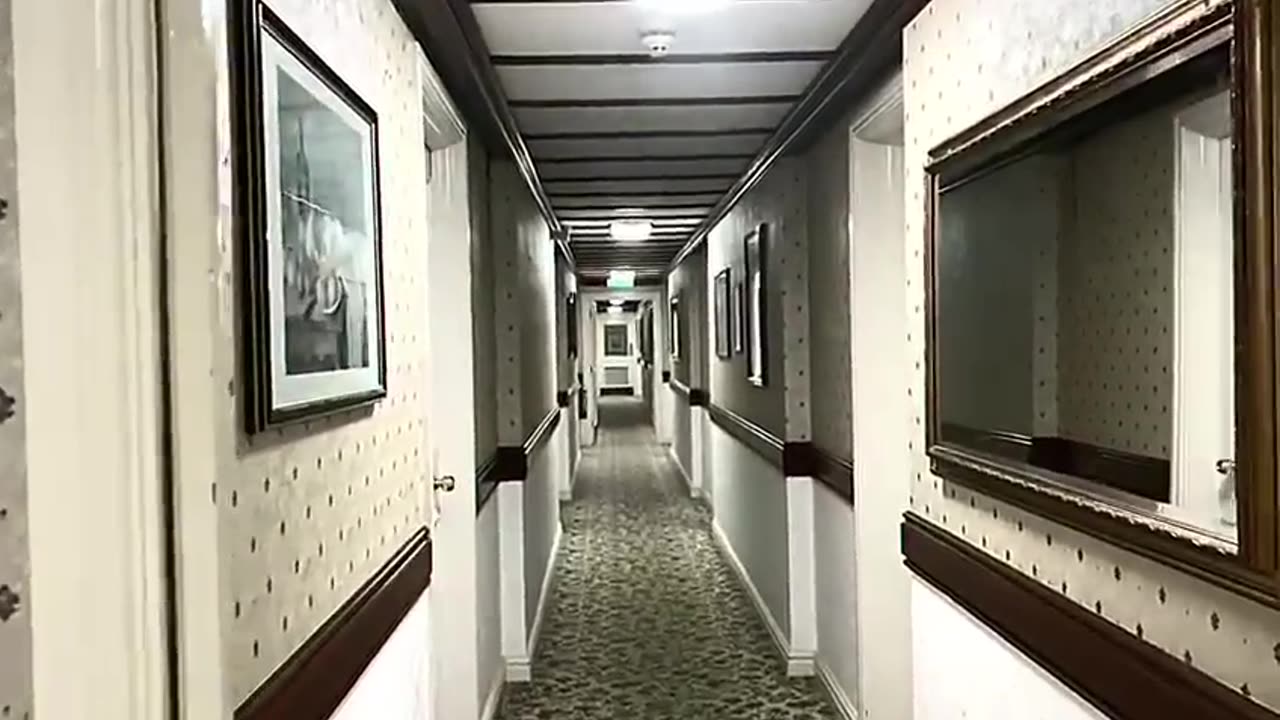 😱👻 Filmed This Weird Apparition in an Old Hotel Corridor! | TheHauntingHour