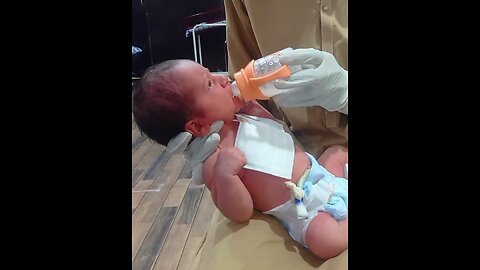 Cutest Baby Feeding Moments Ever! | Adorable Baby Mealtime 🧡