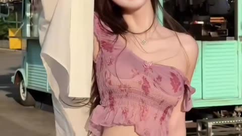 Daily Beauty EP 597 | Flowy Coral red Cropped Tee Energetic Slow Dance