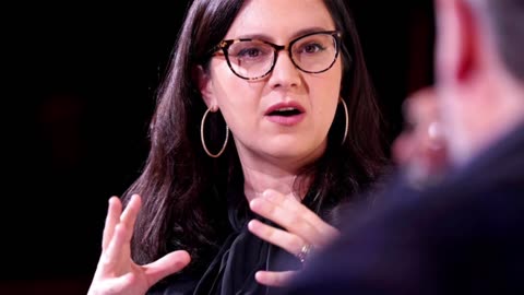 Bari Weiss looks to calm nerves at CBS News as chatter swirls around Gayle King, Norah O’Donnell