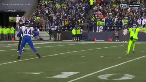 Seattle Seahawks punter Michael Dickson completed the DOUBLE PUNT for 68 yards.