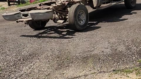 BARN FIND! This 7.3 Ford is a project 👌