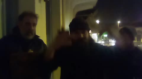 ΠΕΡΑ ΒΡΕΧΕΙ