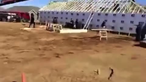 Agents tackle fleeing illegals at Midland, Texas construction site