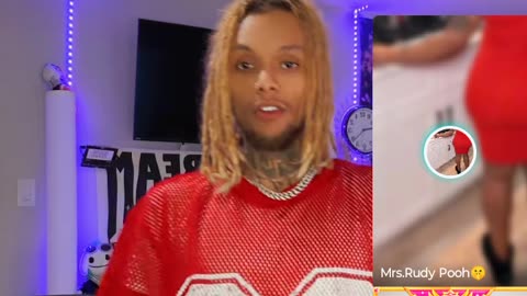 Latenight giving us a house tour