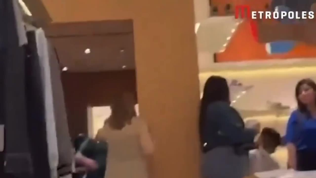 Soraya Thronicke pega no pulo!!! A Senadora Soraya Thronike faz compras em loja de luxo nos EUA junto com lobista acusado de extorquir empresários do setor de apostas online, segundo Metropoles