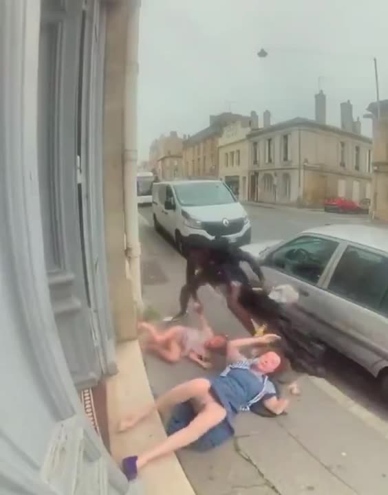 African migrant kidnaps white child