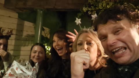 HELP WRITING XMAS CARDS