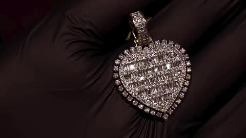 10k Gold & Natural Diamond Heart Pendant