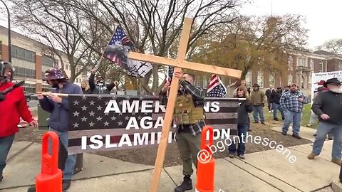 ტელეგრამი. მიჩიგანის შტატის ქალაქ დირბორნში ანტიარაბული აქცია გაიმართა. 19. 11. 2025