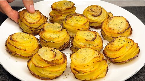 I could eat this potatoes every day! Delicious parmesan potato stacks!