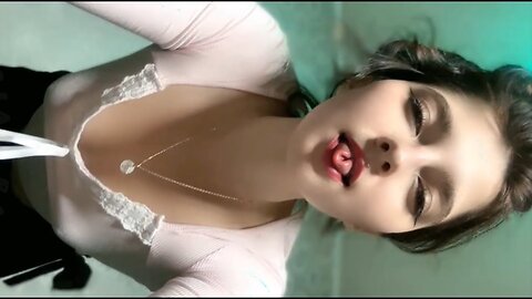 Bigo no bra| Periscope live| Tango live| Beautiful girl dance stream vlog #059