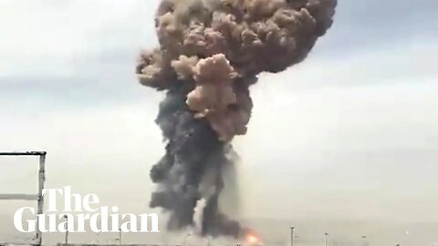 Footage shows moment of massive explosion at Iranian port