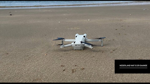 De gaten in de duinen bij Castricum zitten er nog steeds, kijk ook de drone beelden (12-8- 2025)
