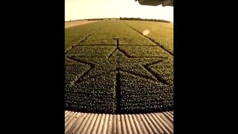 FARMERS FILMED THE CREATION OF CROP CIRCLES - FREQUENCY & VIBRATIONS 👊