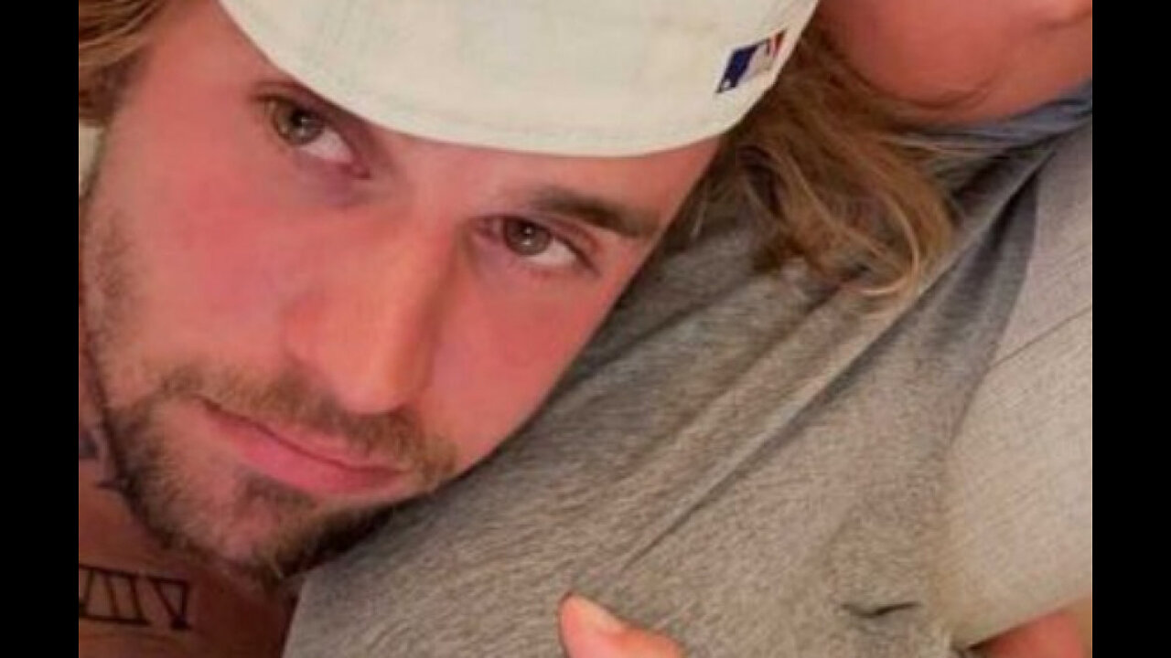 Justin Bieber shares series of intimate family photographs