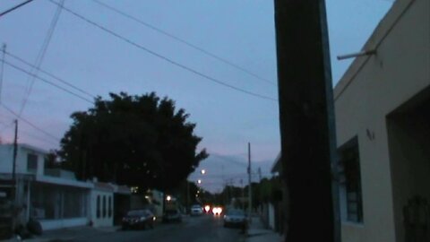 52.- Mira el cielo color rojo