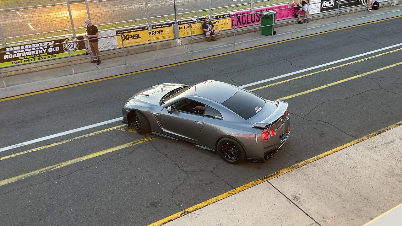 R35 GTR in Pit Lane