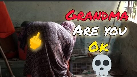 Grandma Tries VR and Freaks Out 💀